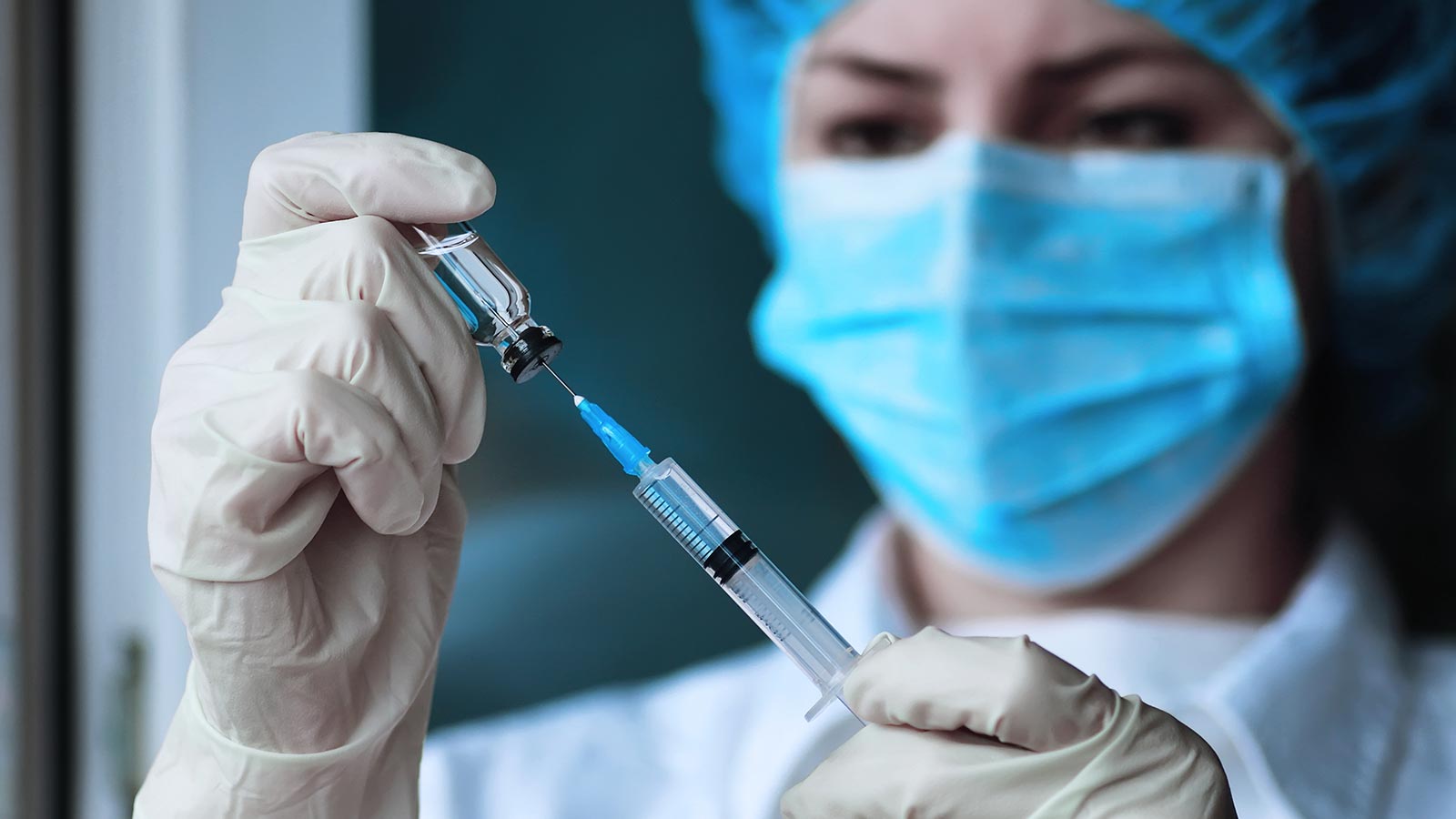 Mitos vacunas jeringuilla medicamento